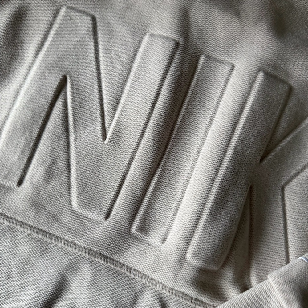 Nike Cream Long Sleeve - Picture 4 of 9